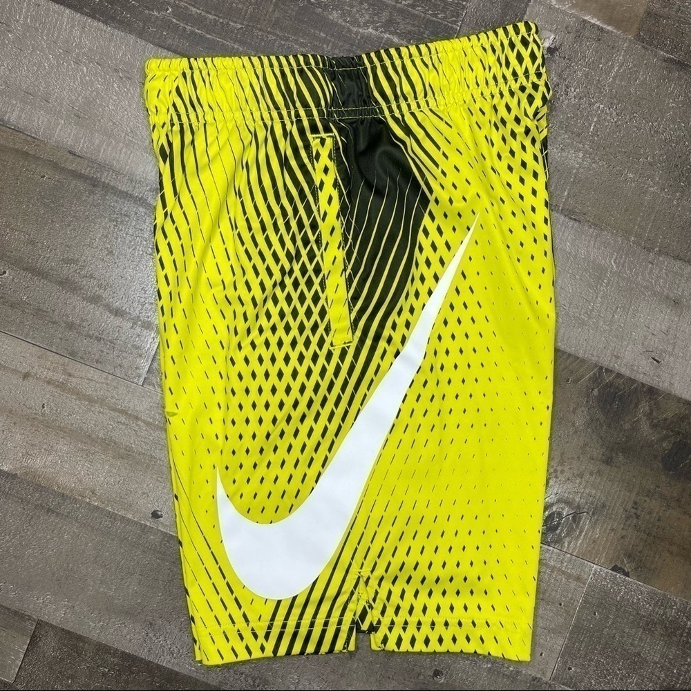 Nike Dri Fit Boys Athletic Short size Medium